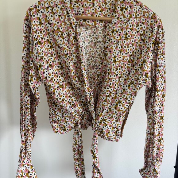 Stillwater LA Wrap Tie Top – The One Top in Hazel Baby Floral NWOT (Never Worn) - Picture 2 of 5